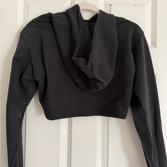 NWTOT Black lululemon all yours cropped hoodie - Picture 5 of 10